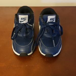 Toddler Nike tennis shoes